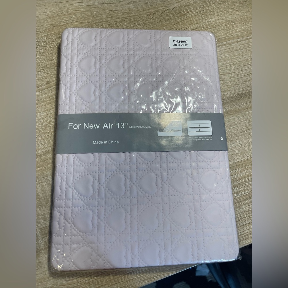 New Macbook Air 13” Two Piece Pink Heart Protective Cover W/Keyboard Covers(E)